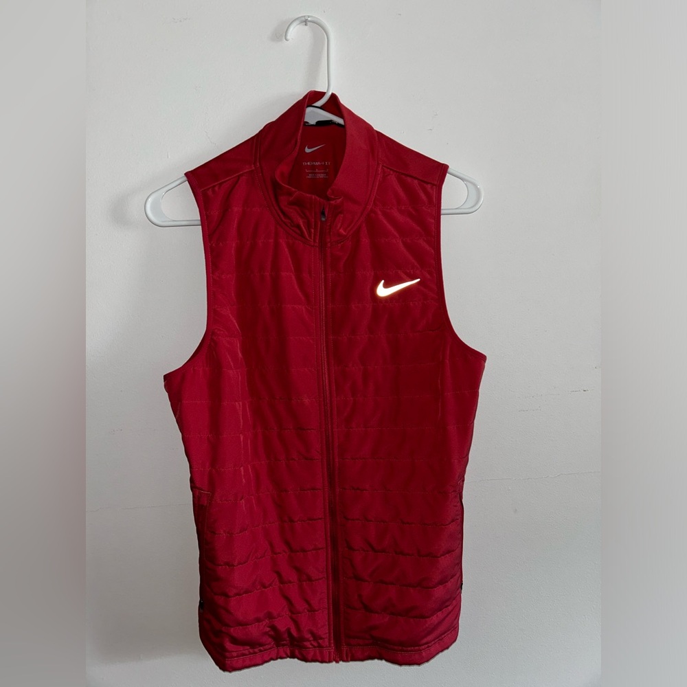 Nike Therma-Fit Vest. Peach like colored, size large. Like brand new.